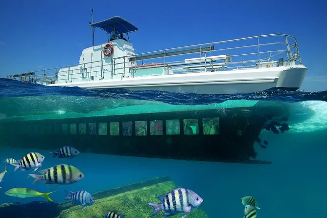Semi-sous-marin et snorkeling